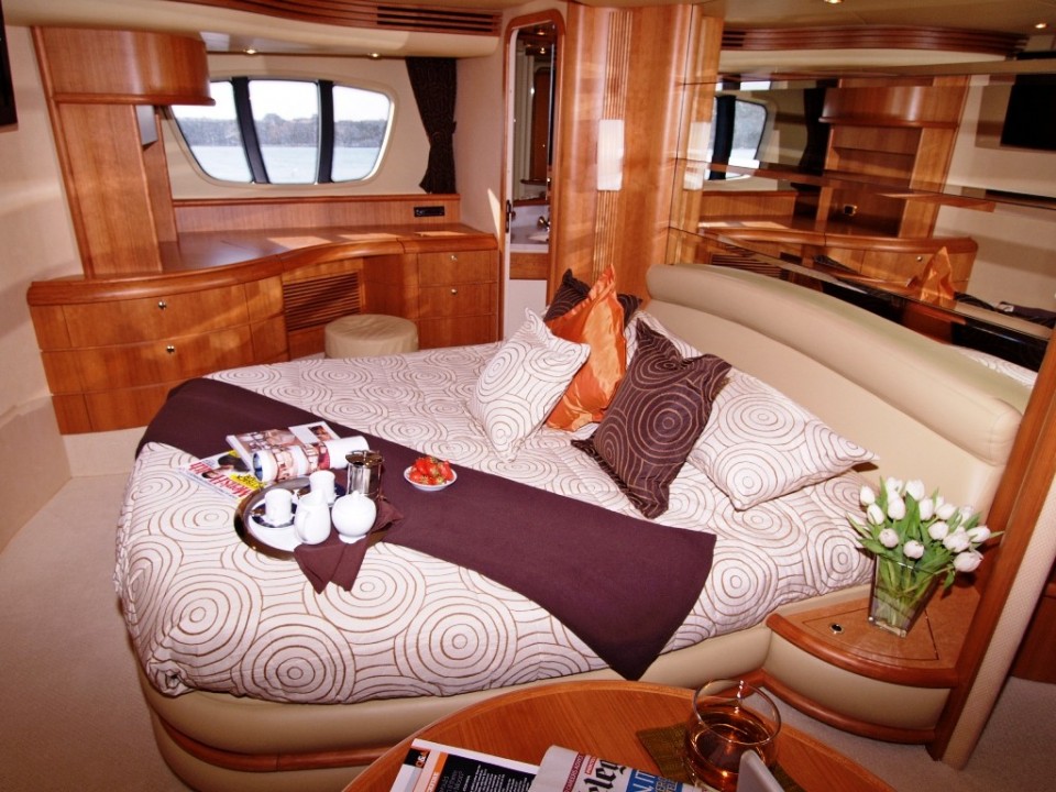 Luxury Yacht Luxury Yacht