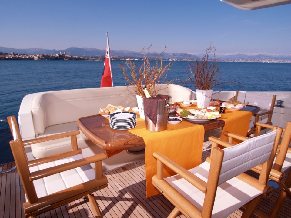 Luxury Yacht Luxury Yacht
